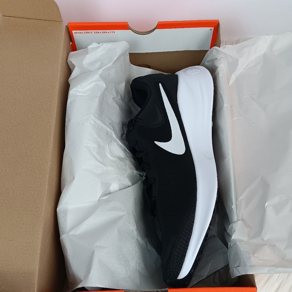 New Nike Men\'s Revolution 7 Shoes Sneakers Black/White FB2207 001 Sz 9, 9.5, 10